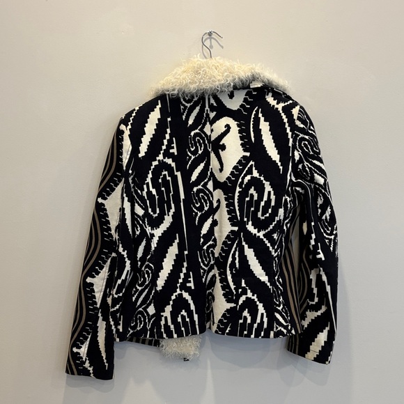 GF FERRÈ Striped Black and Cream Teddy Jacket - Picture 6 of 6